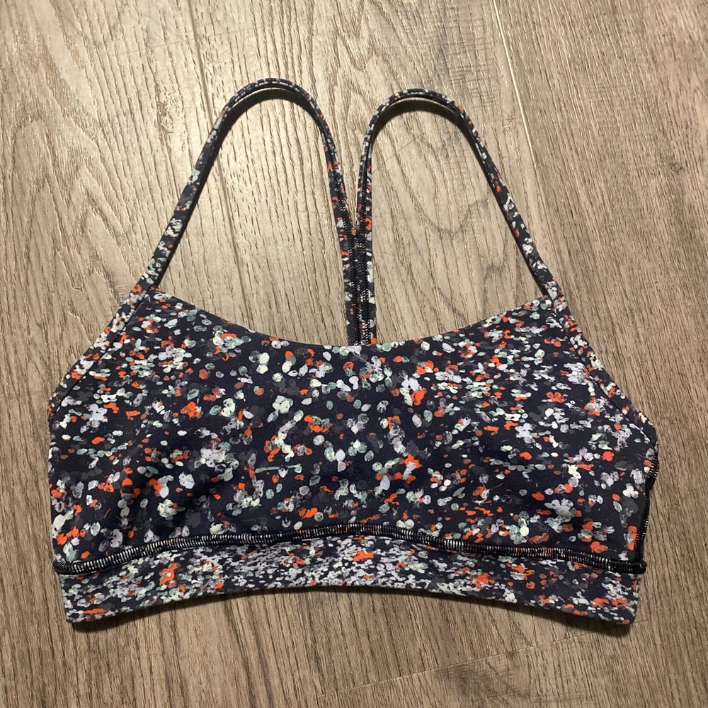 Lululemon Flow Y bra Nulu in Water Blossom Multi